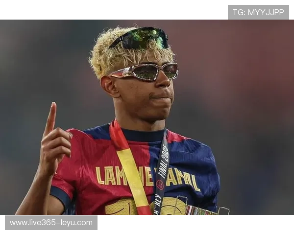 拉姆：德国传奇后卫的荣耀与坚持