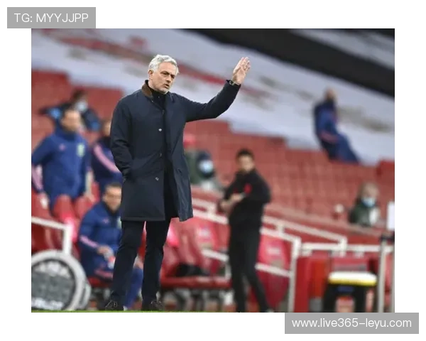 比利时特德斯科主帅带队迎关键战役，战术调整引发球迷热议