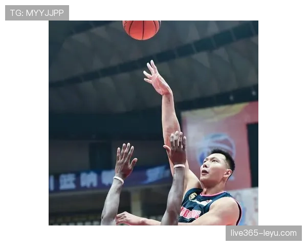 乔活塞篮板亮眼，展现内线统治力