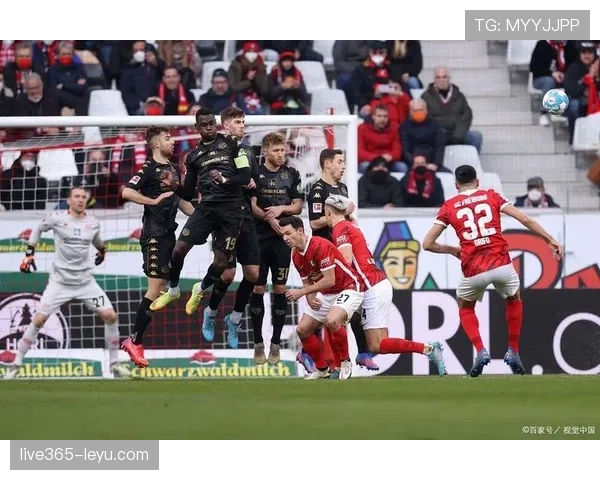 德甲转会市场活跃：多队积极引援，状态回升成焦点