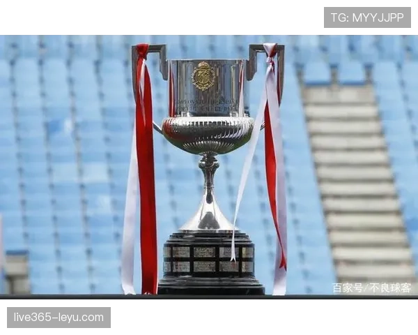 西甲劲旅勇夺欧联杯冠军,开启俱乐部历史新篇章 西甲劲旅勇夺欧联杯冠军,开启俱乐部历史新篇章