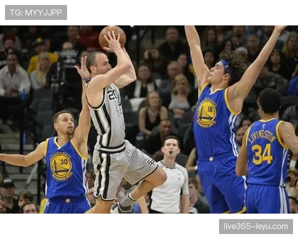 吉诺比利无球切入改变防守阵型，关键回合主导马刺进攻