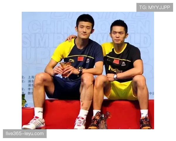 谌龙穿训练衫拎名牌包去买菜，我真怀疑这是羽毛球场还是时尚周